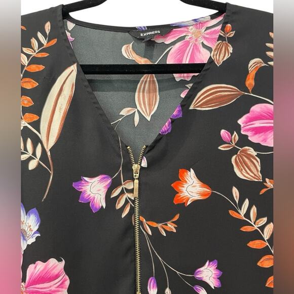 EXPRESS Cap Sleeve Blouse – Pink Floral Graphic, Sz XS, EUC - Picture 3 of 6